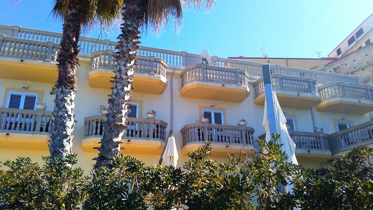 ディアマンテ Caletta Del Porto Bed & Breakfast エクステリア 写真